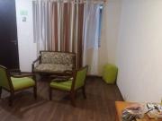 Habitación con baño propio y balcón en renta