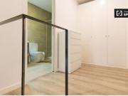 Habitación con terraza privada junto a la estación de...