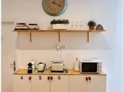 Habitación de moda para alquilar en un apartamento de 6...