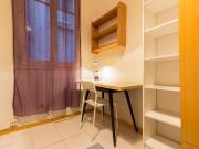 Habitación decorada en piso compartido en Moncloa, Madrid