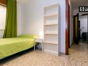 Habitación decorada en un apartamento de 5 dormitorios...