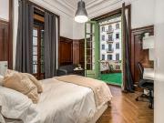 Habitación decorada en un apartamento de 7 dormitorios...