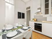 Habitación decorada en un apartamento de 9 dormitorios...