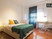 Habitación dinámica en apartamento de 6 dormitorios en...