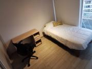 Habitación disponible con baño privado