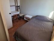 Habitación disponible en barrio residencial. Solo mujeres!