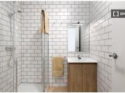 Habitación doble compartida con balcón en alquiler en...