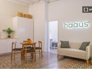Habitación doble con balcón en alquiler en piso de 10...
