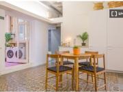 Habitación doble con techo alto en alquiler en piso de...