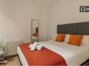 Habitación doble en piso compartido en Barcelona