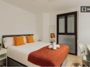 Habitación doble en piso compartido en Barcelona