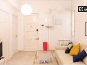 Habitación doble en piso de 8 habitaciones en Moncloa,...