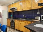 Habitación elegante con armario independiente en el piso...