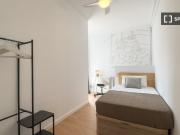 ¡Habitación en alquiler en piso de 7 habitaciones en...