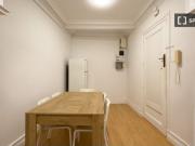 ¡Habitación en alquiler en piso de 7 habitaciones en...