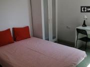 Habitación en alquiler en piso de 9 habitaciones en...