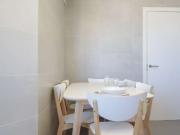 Habitación en alquiler en un apartamento de 5...