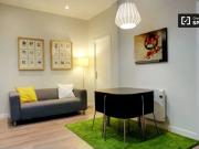 Habitación en alquiler en un apartamento de 5...