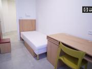 Habitación en apartamento de 2 habitaciones en Cartuja... Habitación en apartamento de 2 habitaciones en Cartuja...