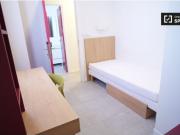 Habitación en apartamento de 2 habitaciones en Cartuja...