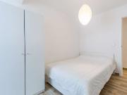Habitación en apartamento de 3 dormitorios en Camins al...