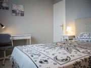 Habitación en apartamento de 3 dormitorios en Horta...