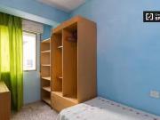 Habitación en apartamento de 3 dormitorios, San...