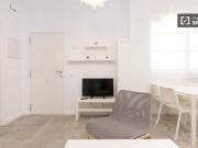 Habitación en apartamento de 4 dormitorios en Campamento