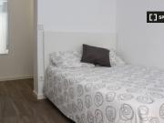 Habitación en apartamento de 4 dormitorios en La Latina,...