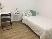 Habitación en apartamento de 4 dormitorios en... Habitación en apartamento de 4 dormitorios en...