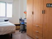Habitación en apartamento de 4 dormitorios en Poblats...
