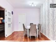 Habitación en apartamento de 4 habitaciones en Sevilla