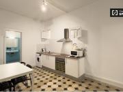 Habitación en apartamento de 5 dormitorios en Barri...