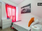 Habitación en apartamento de 5 dormitorios en Quatre... Habitación en apartamento de 5 dormitorios en Quatre...