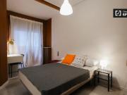 Habitación en apartamento de 7 dormitorios en Ciutat...