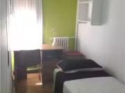 Habitación en apartamento de 9 habitaciones en Malasaña,...