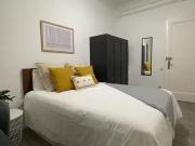 Habitación en Carrer de la Creu Coberta, Hostafrancs