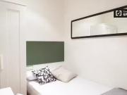 Habitación en el apartamento de 5 dormitorios...