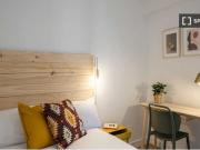 Habitación en piso compartido de 16 habitaciones en...