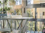 Habitación en piso compartido de 16 habitaciones en...