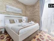 Habitación en piso compartido de 3 habitaciones, El...