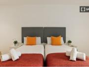 Habitación en piso compartido de 3 habitaciones en...