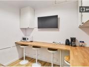 Habitación en piso compartido de 4 habitaciones en...