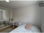 Habitación en piso compartido de 4 habitaciones en...