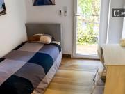 Habitación en piso compartido de 4 habitaciones en En...