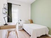 Habitación en piso compartido de 4 habitaciones en La...