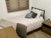 Habitación en piso compartido de 4 habitaciones, La...