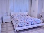 Habitación en piso compartido de 4 habitaciones, Les...