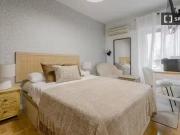 Habitación en piso compartido de 5 habitaciones en...