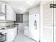 Habitación en piso compartido de 5 habitaciones en...